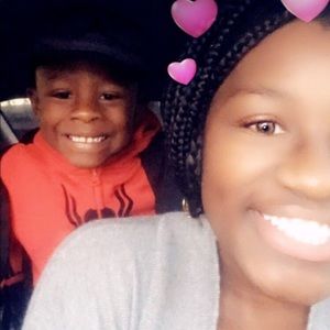 Meet your Posher, Deondria